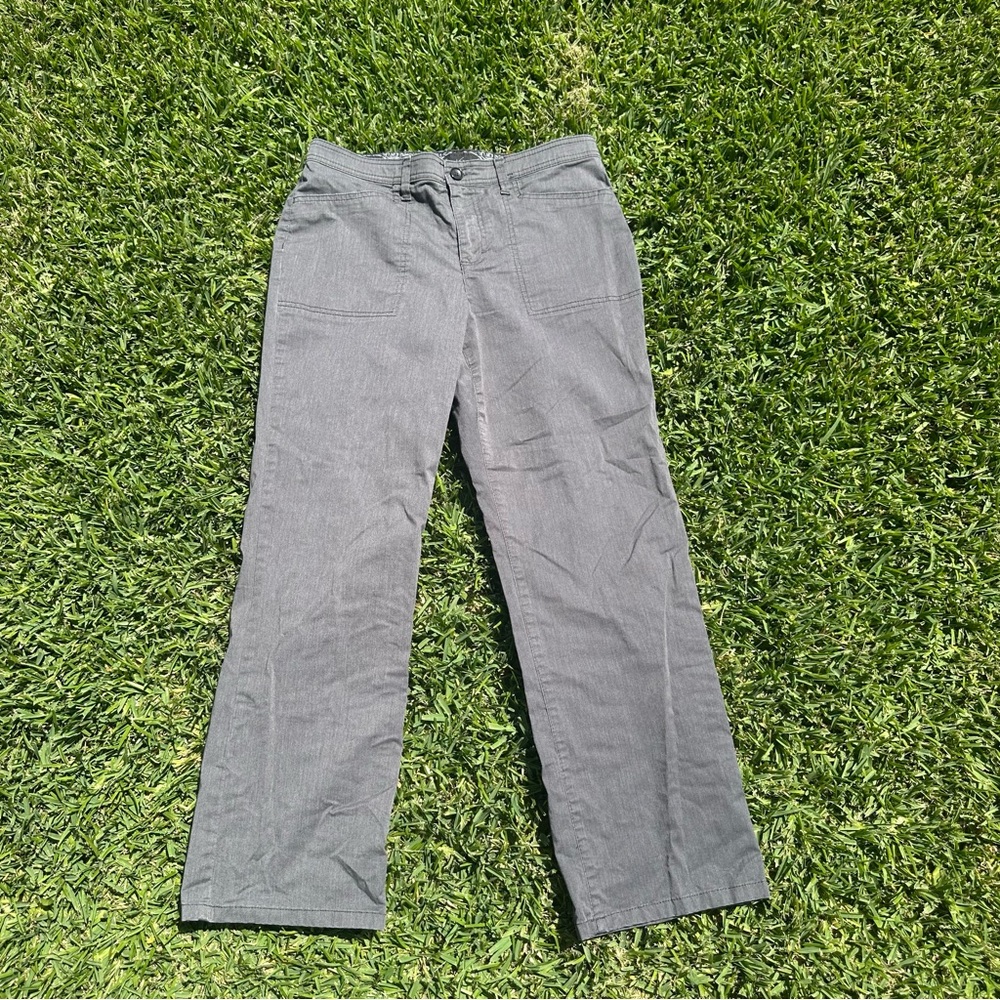 Gloria Vanderbilt Gray Flare & Wide Leg Size 10 Cropped Jeans